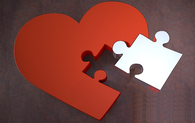 &nbsp;A puzzle in the shape of a heart, with a single missing piece.&nbsp;Image by PIRO from Pixabay.&nbsp;