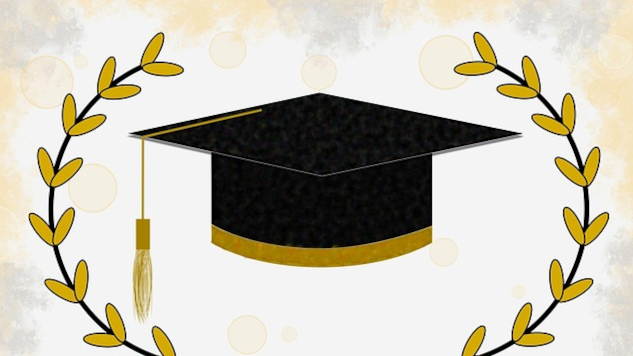 A graduation cap surrounded by a wreath of laurel.&nbsp;Image by Cathy S from Pixabay.